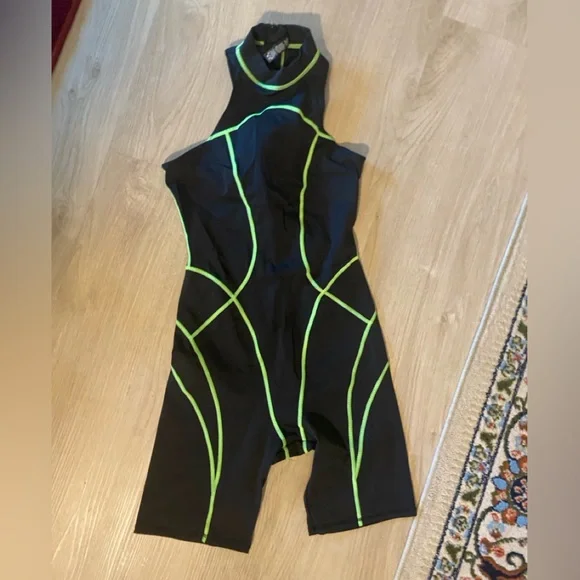 SKIMS Black and Green One Piece Jumpsuit - Picture 5 of 7